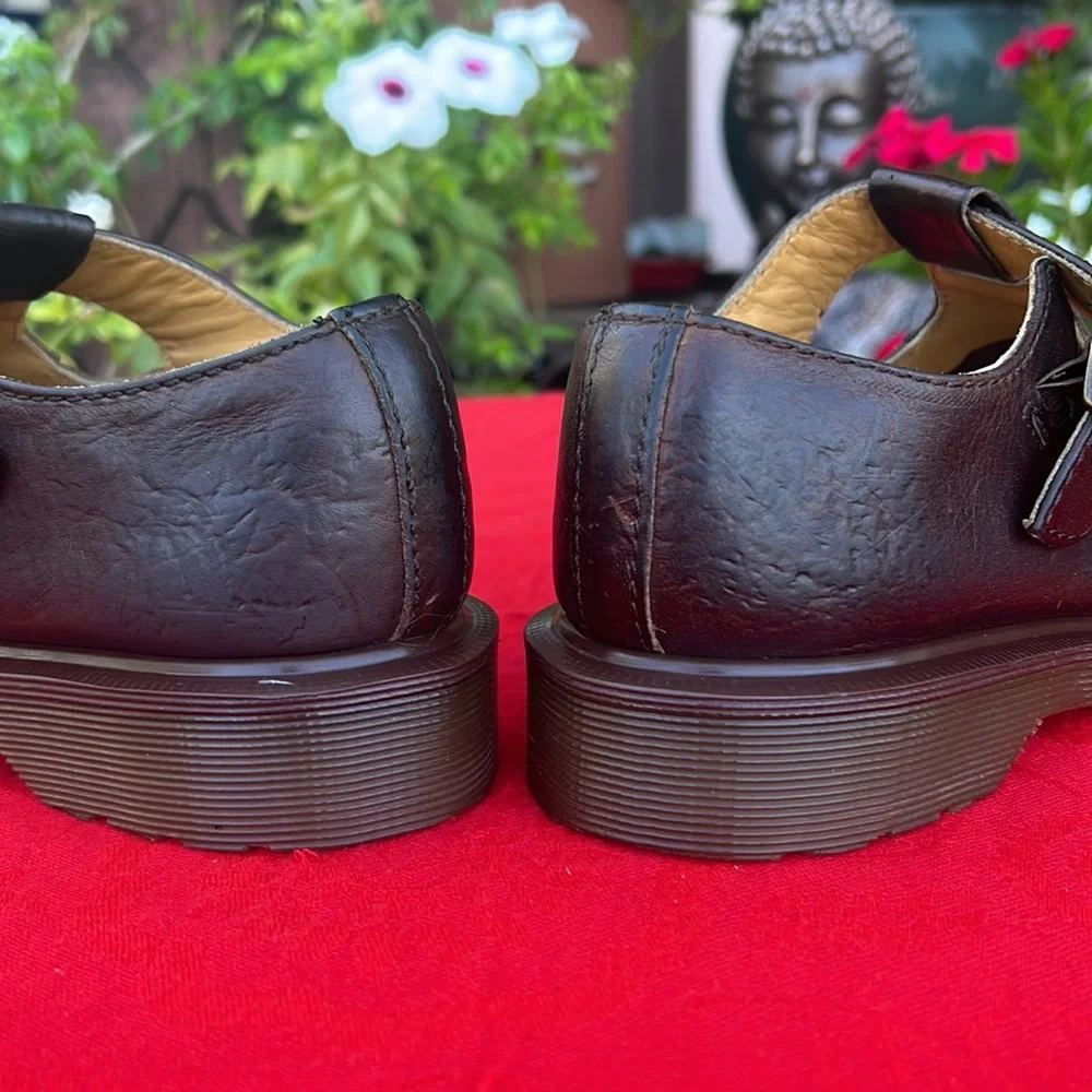 🏴󠁧󠁢󠁥󠁮󠁧󠁿 Vintage Dr. Martens MIE T-Strap Cut Out Mary Jane Loafers UK 5